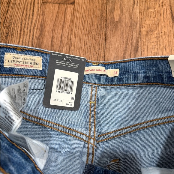 Levi's Ribcage Wide Leg Jeans in Not The Same Size 25 - Picture 3 of 5